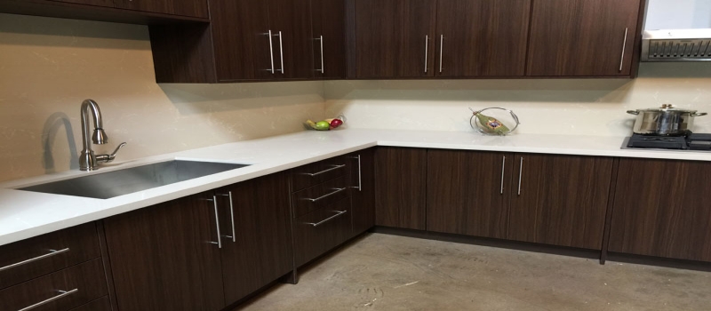 Smart Ideas In Using White Kitchen Cabinets